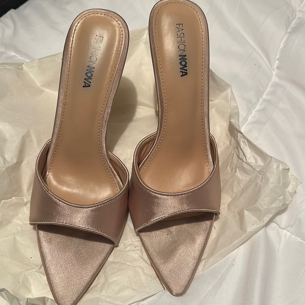 Nude open toe slip on mule size 9, Brand FASHION NOVA